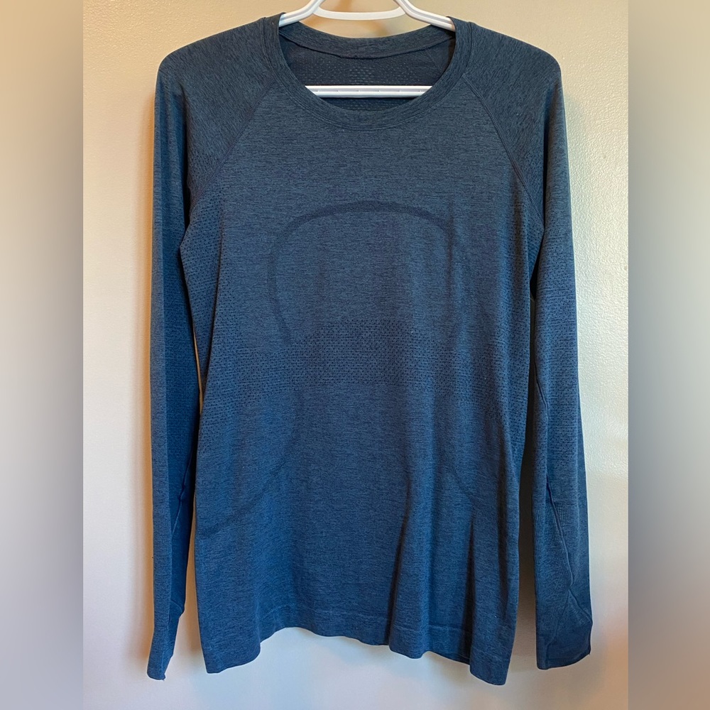 Dark heathered Blue NWOT LULULEMON Swiftly long sleeve